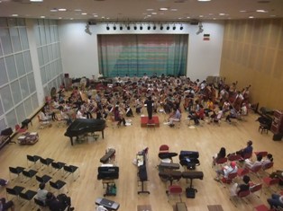 mahler rehearsal2 mini.jpg